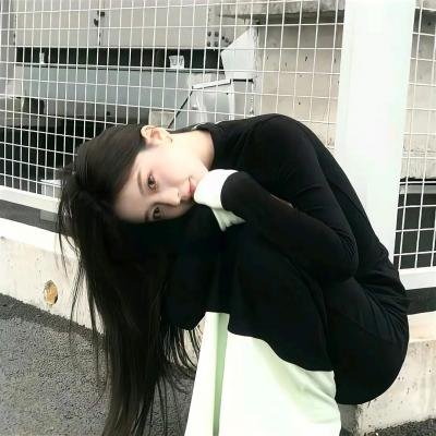 站起来的女孩